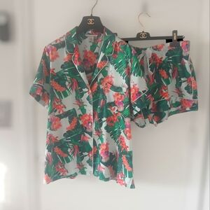Victoria's Secret Satin Short Pajama Set Print.